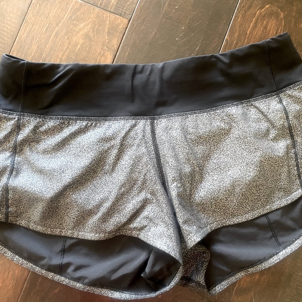 Lululemon metallic silver and black speed ups size 6